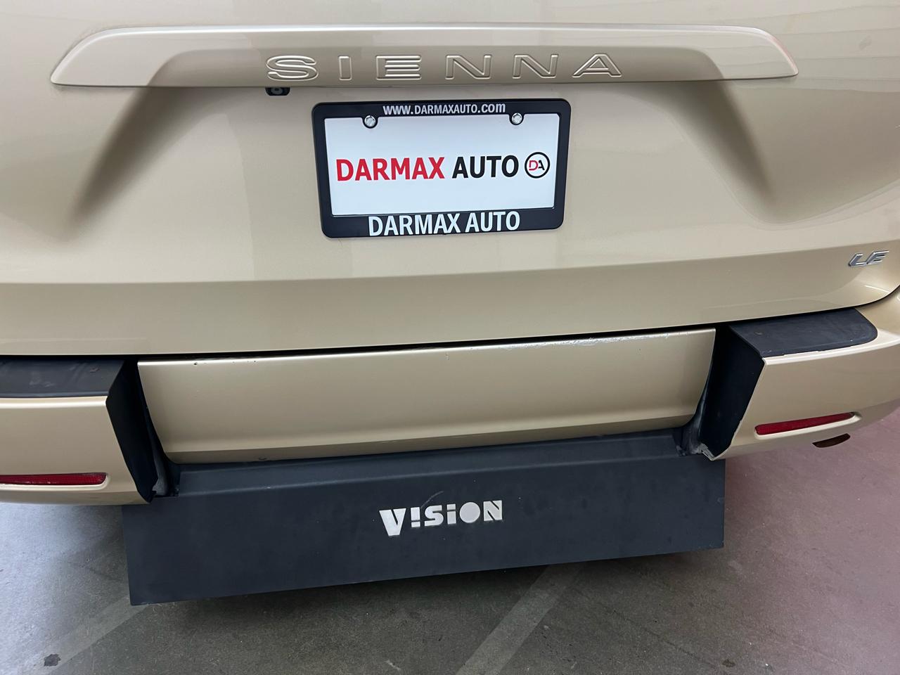 Toyota Sienna  2012