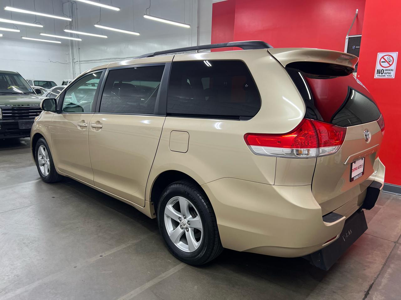 Toyota Sienna  2012