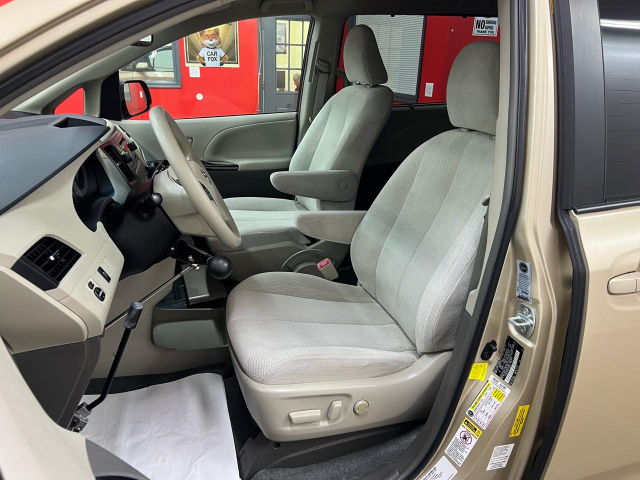 Toyota Sienna  2012