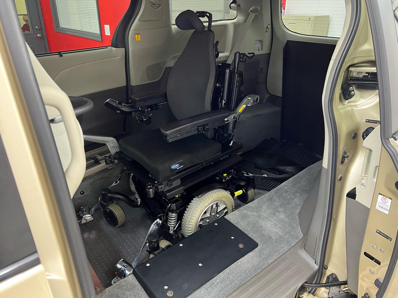 Toyota Sienna  2012