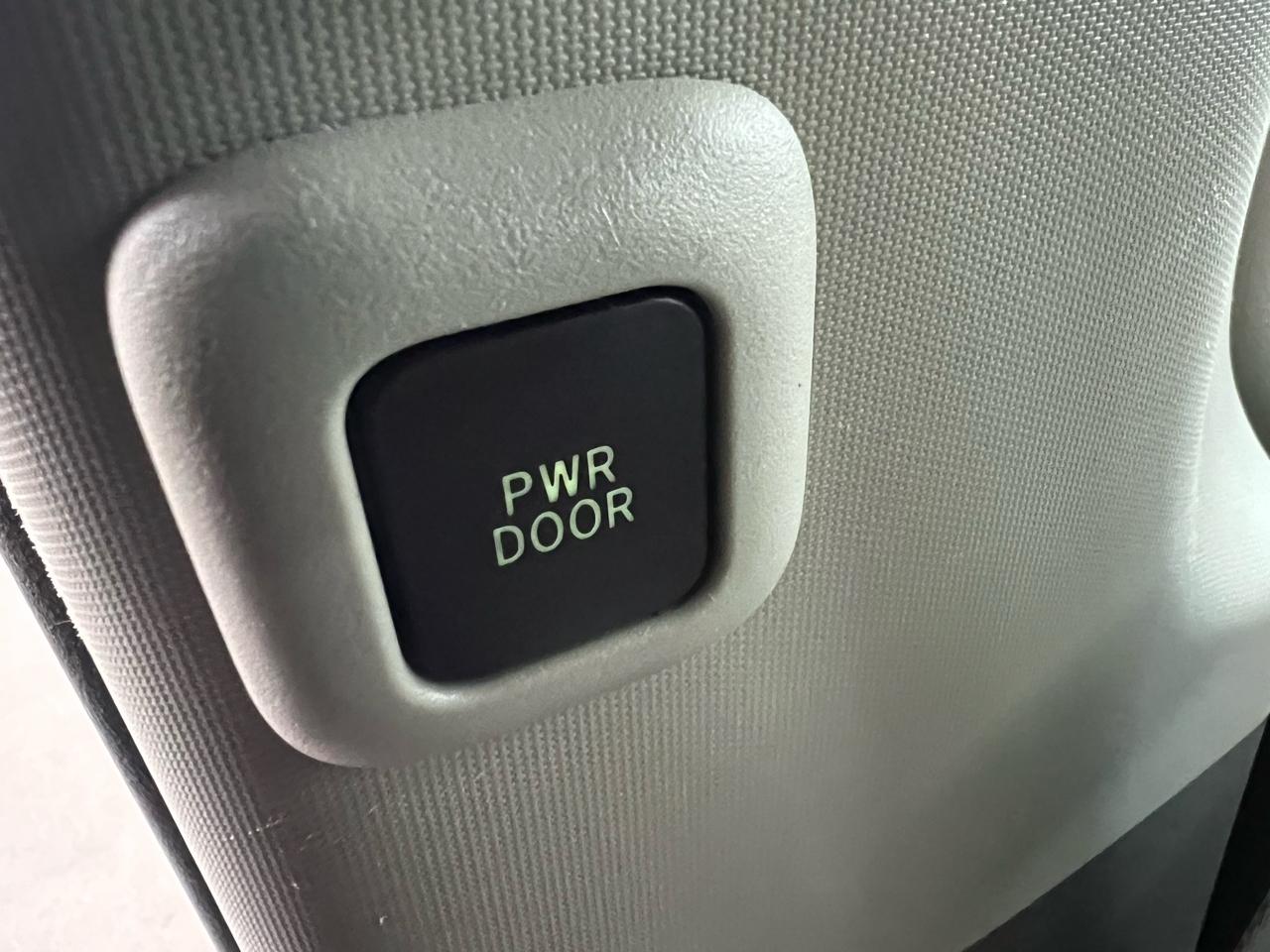 Toyota Sienna  2012