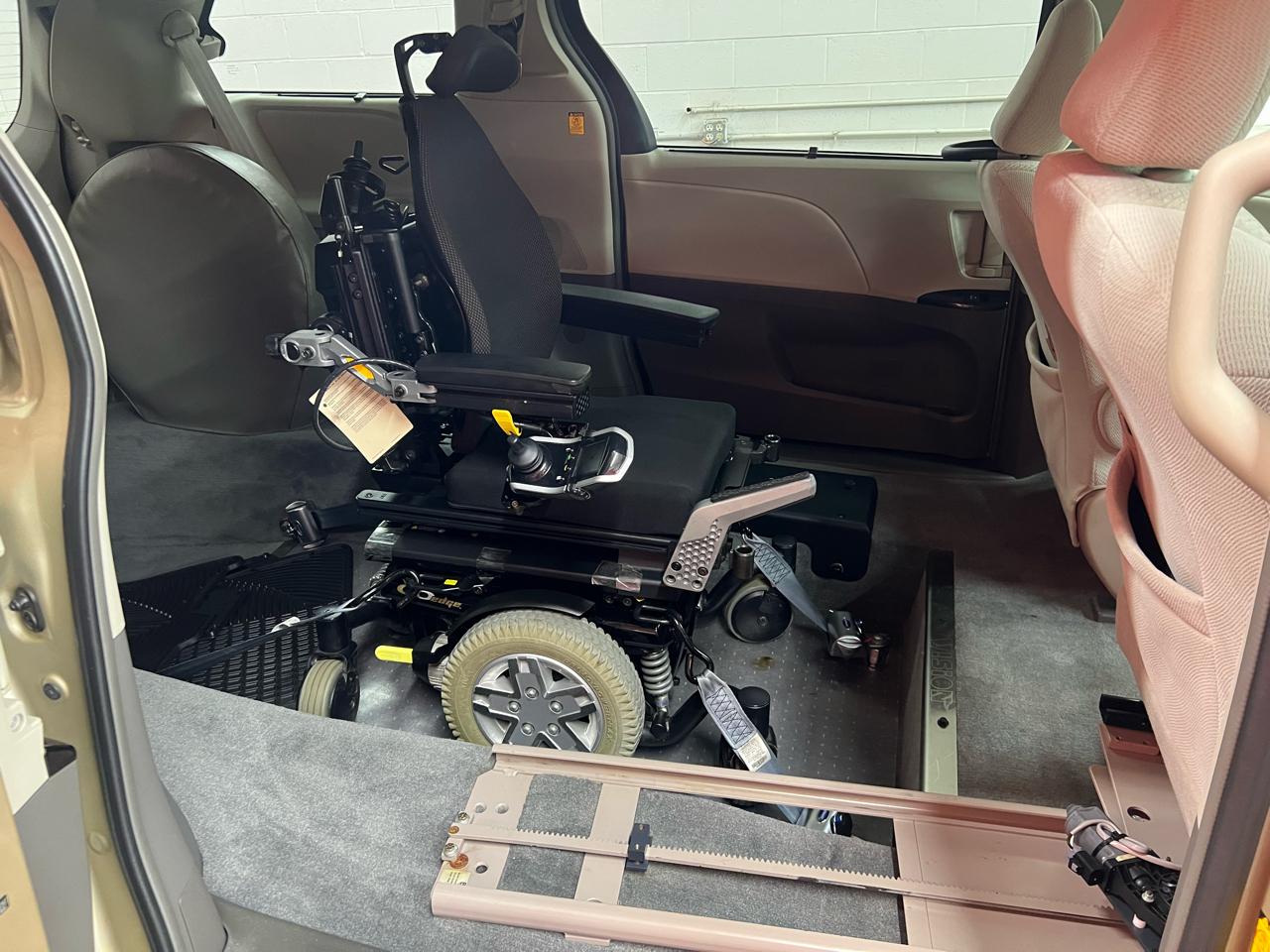 Toyota Sienna  2012