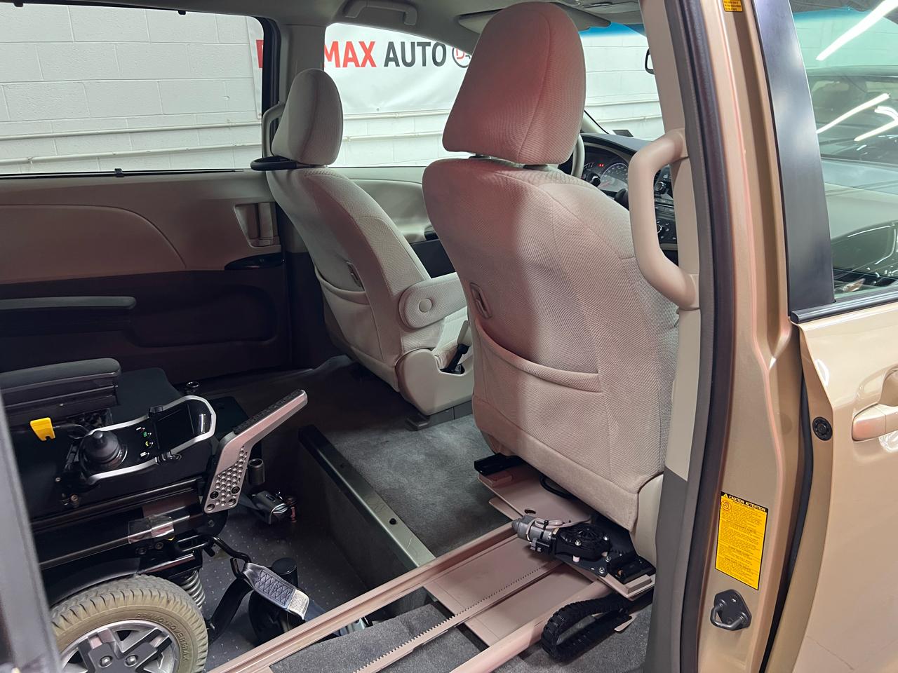 Toyota Sienna  2012