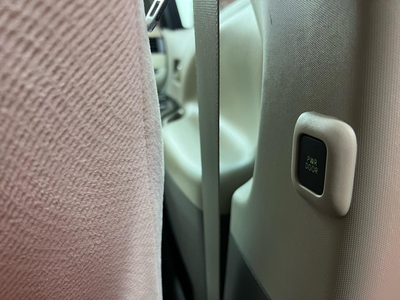Toyota Sienna  2012