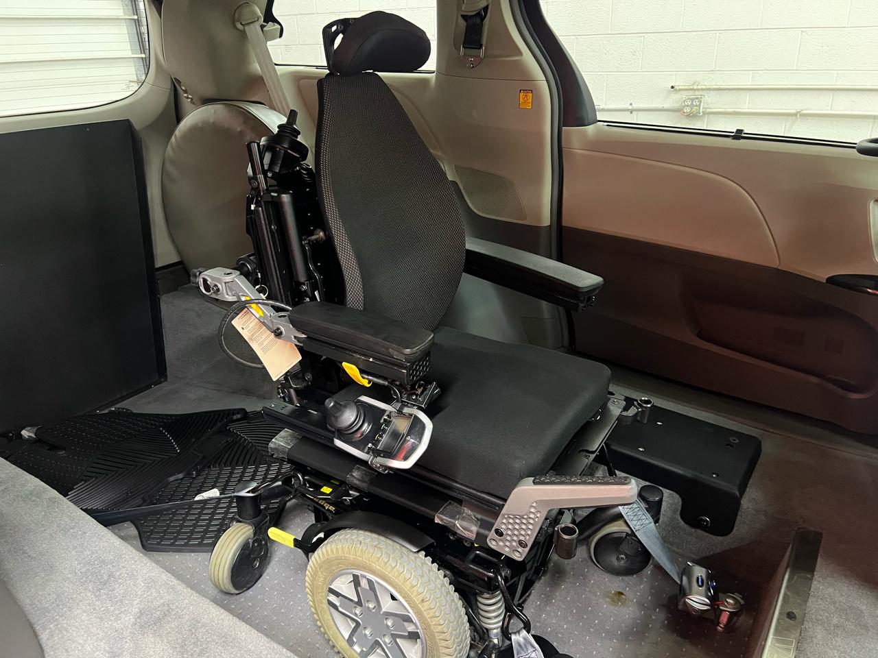 Toyota Sienna  2012