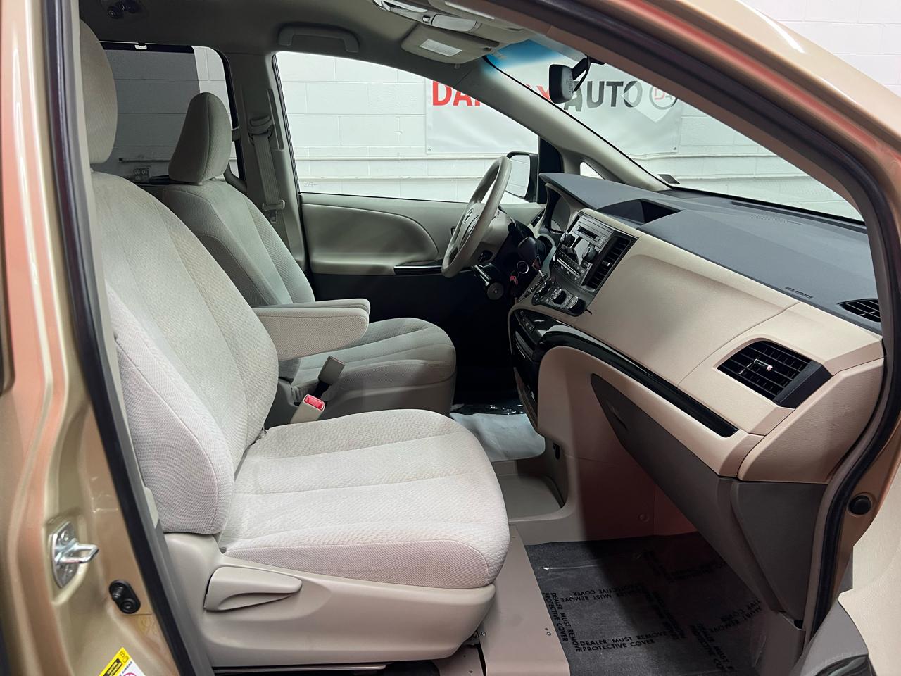 Toyota Sienna  2012
