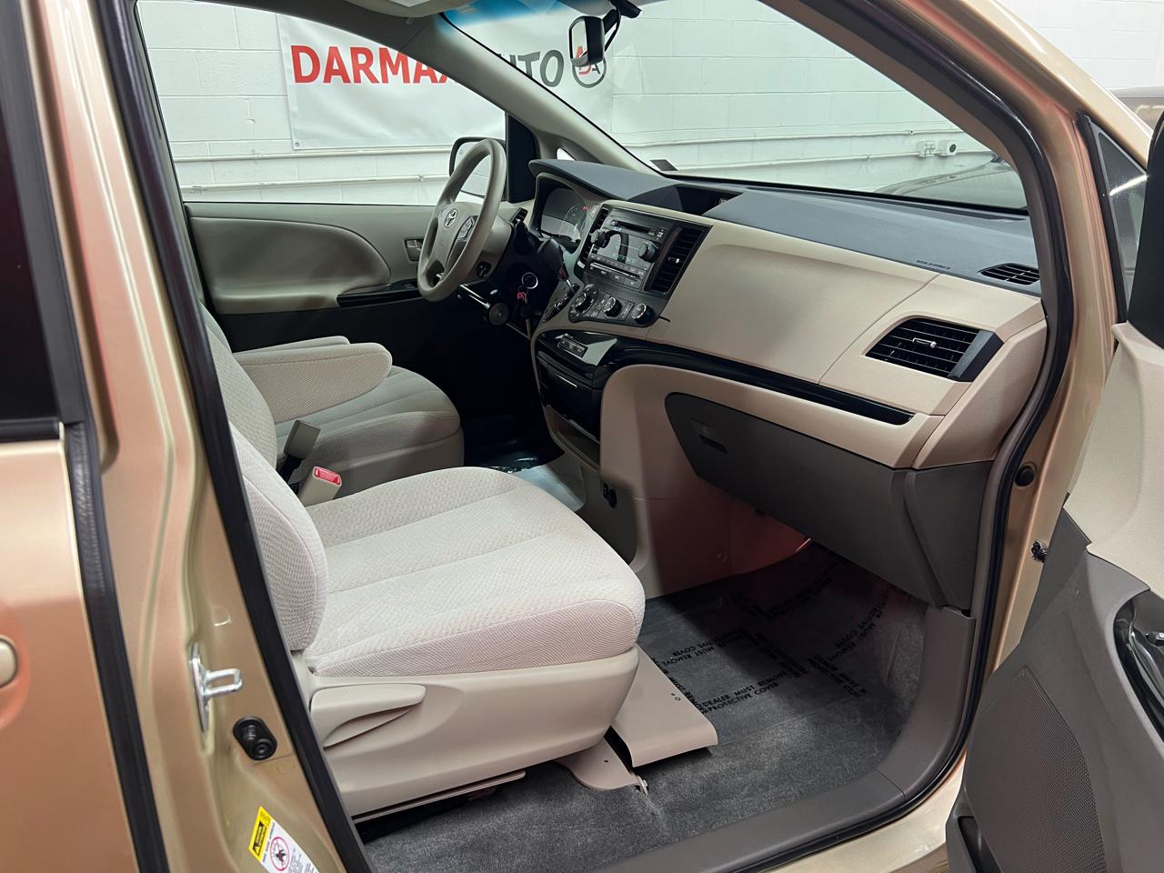 Toyota Sienna  2012