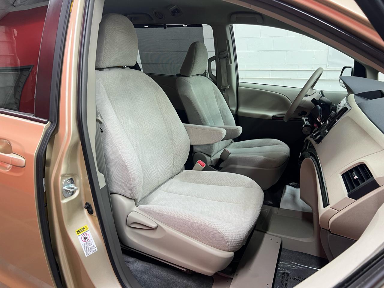 Toyota Sienna  2012