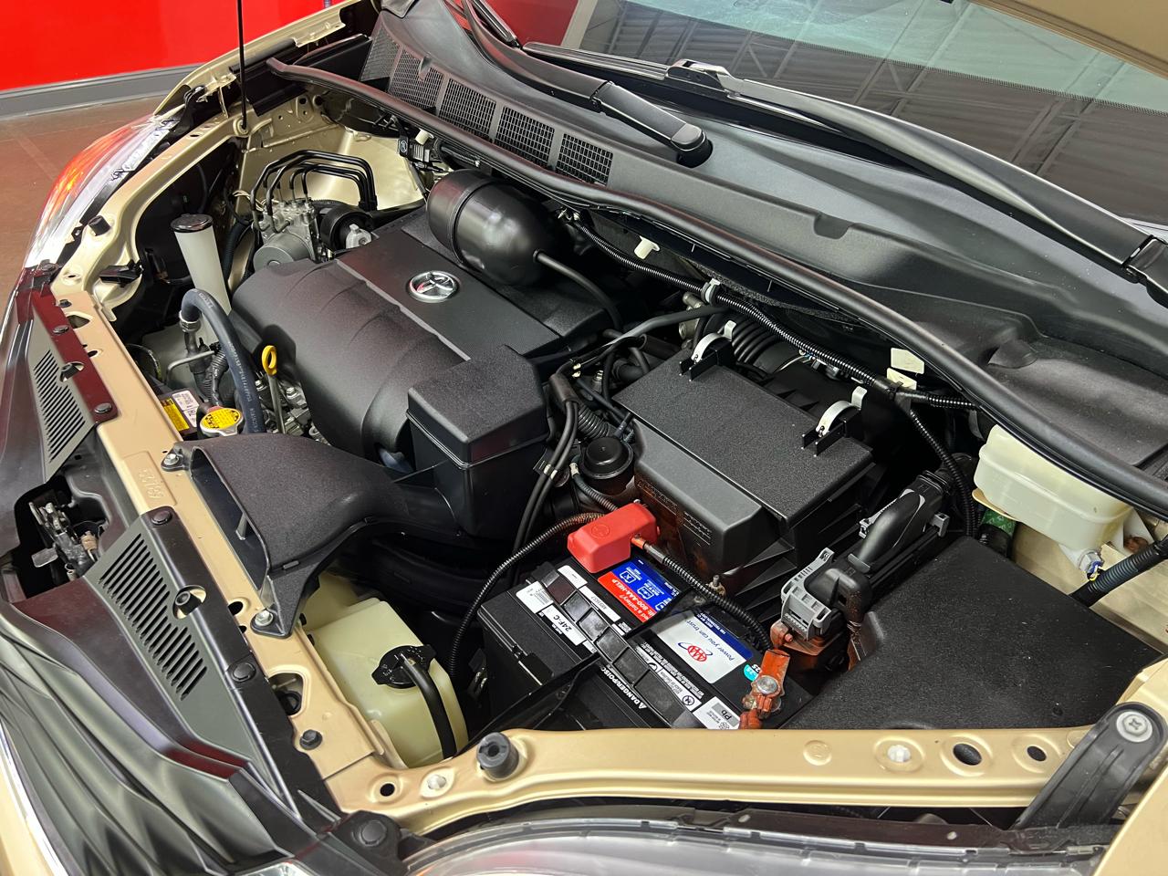 Toyota Sienna  2012