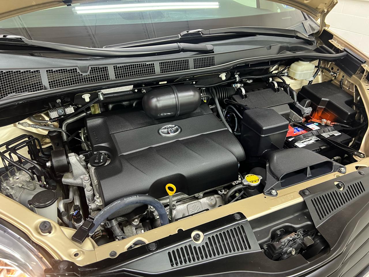 Toyota Sienna  2012