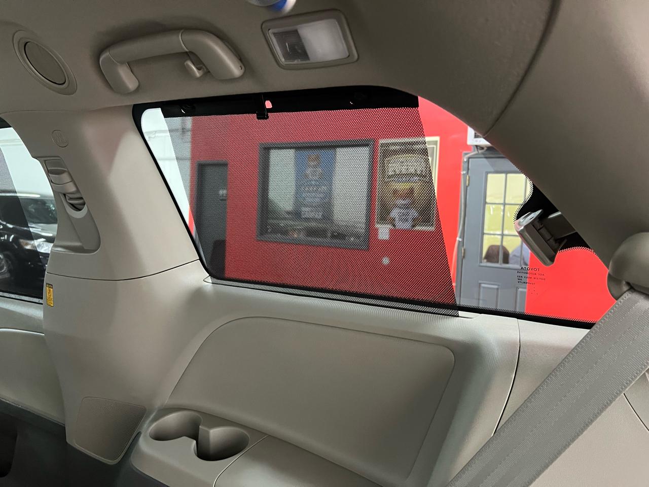 Toyota Sienna  2012