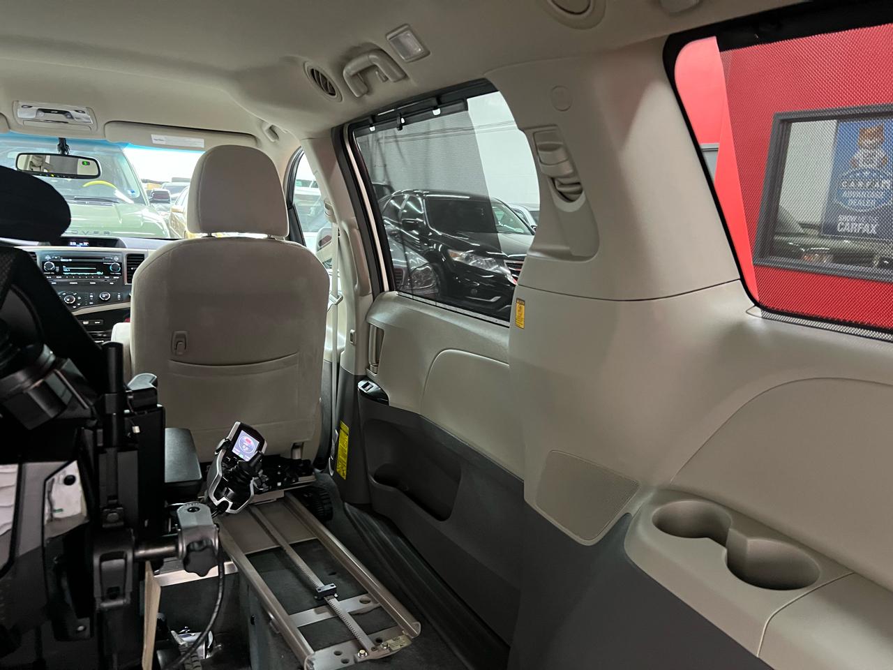 Toyota Sienna  2012