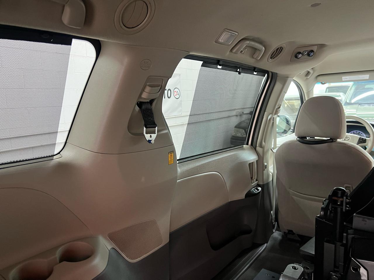 Toyota Sienna  2012