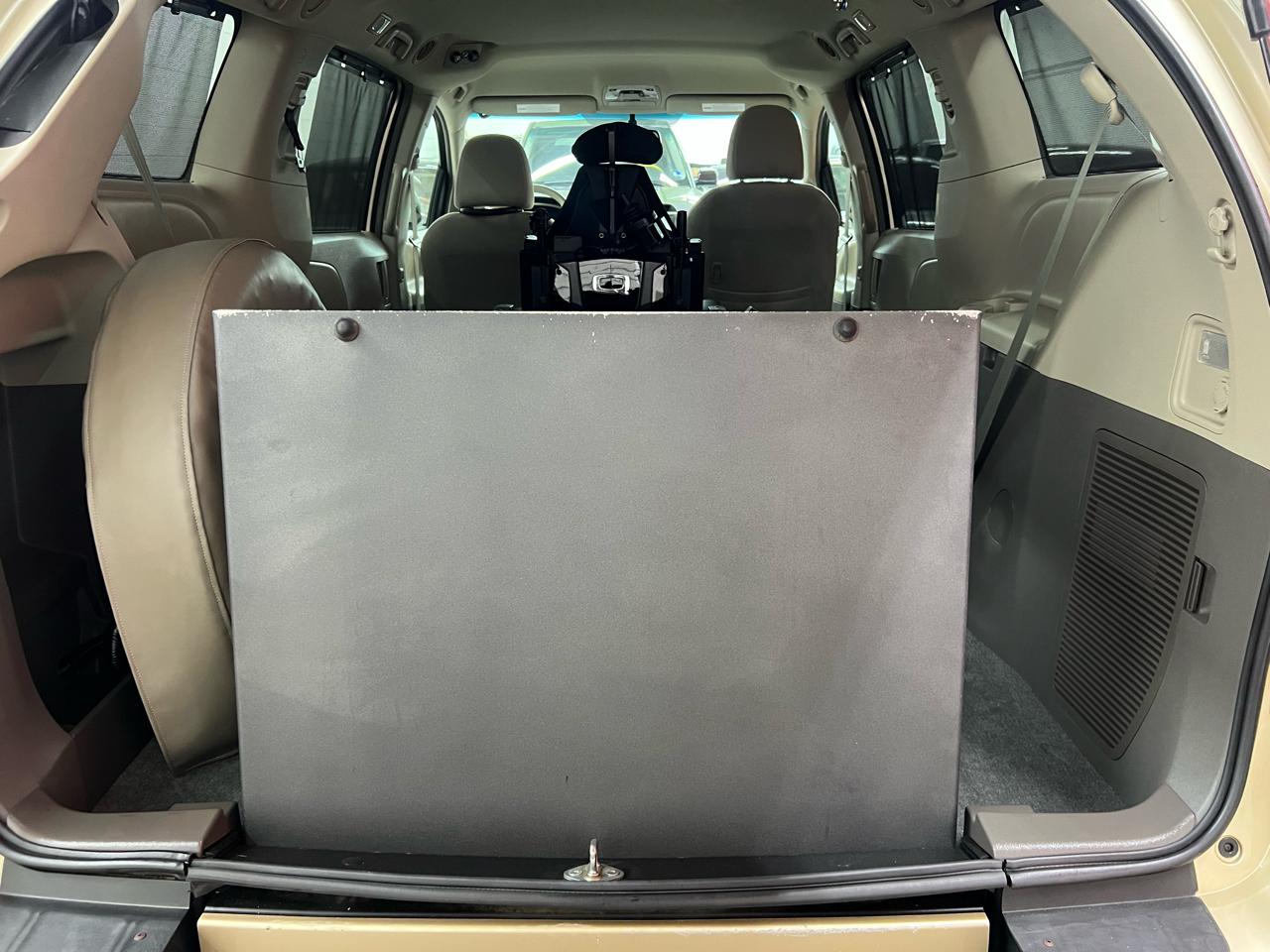 Toyota Sienna  2012
