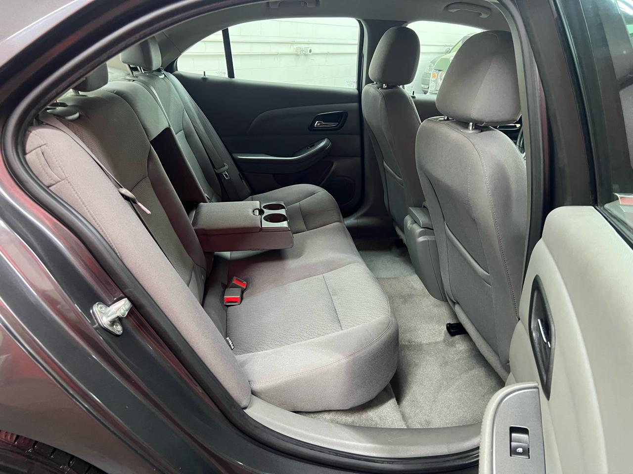 Chevrolet Malibu LS 2013