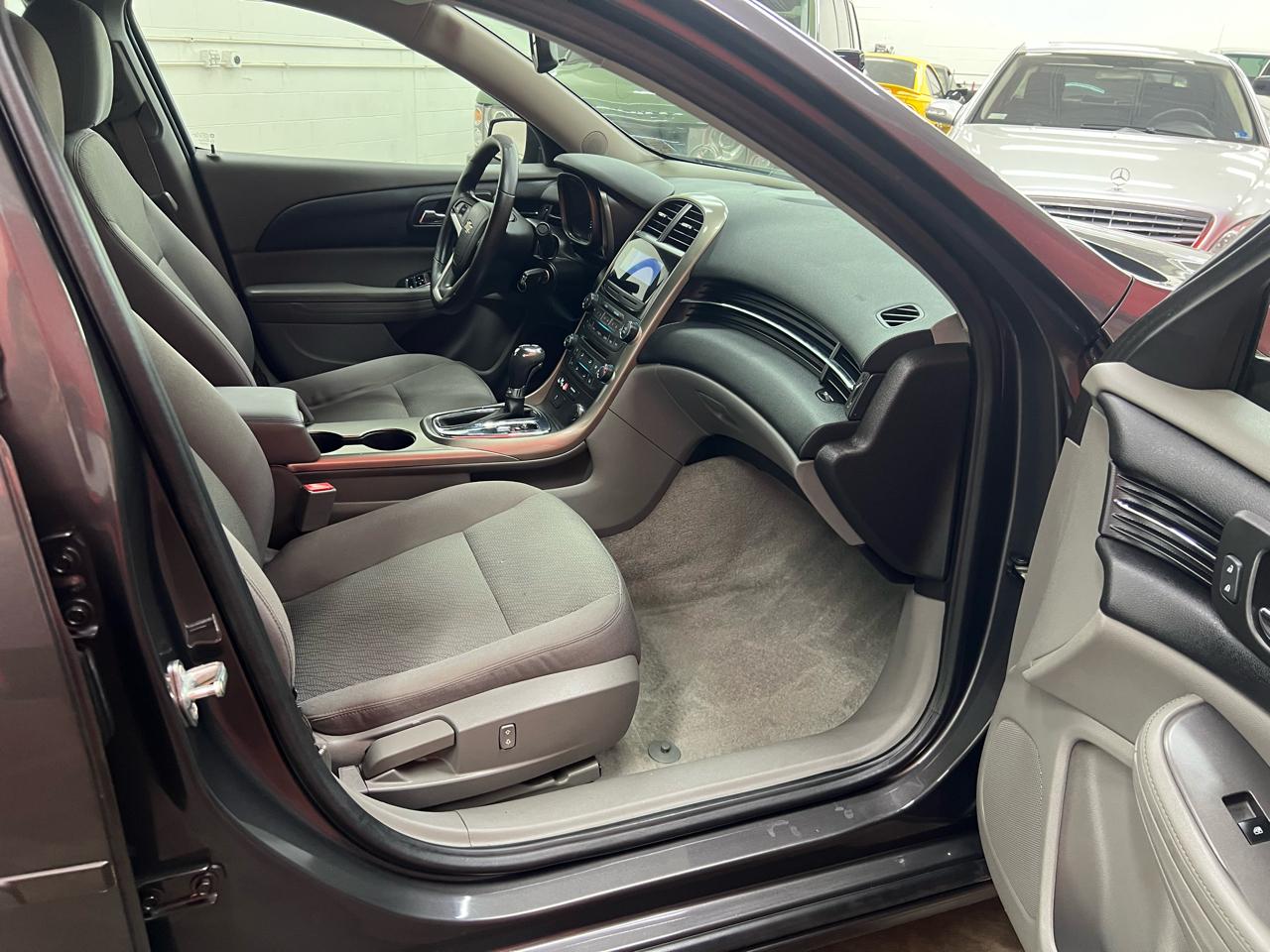 Chevrolet Malibu LS 2013
