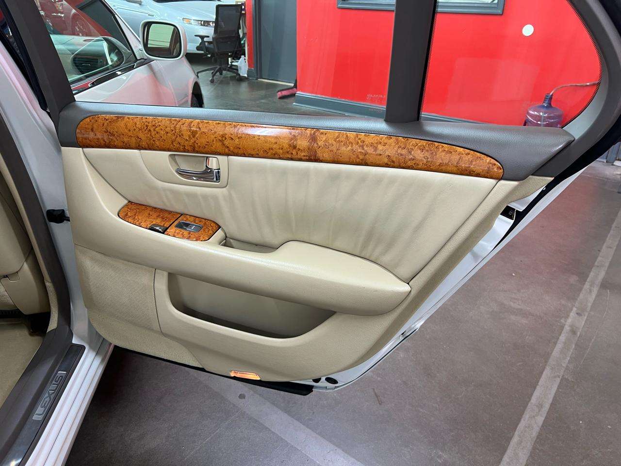 Lexus LS 430 Sedan 2005