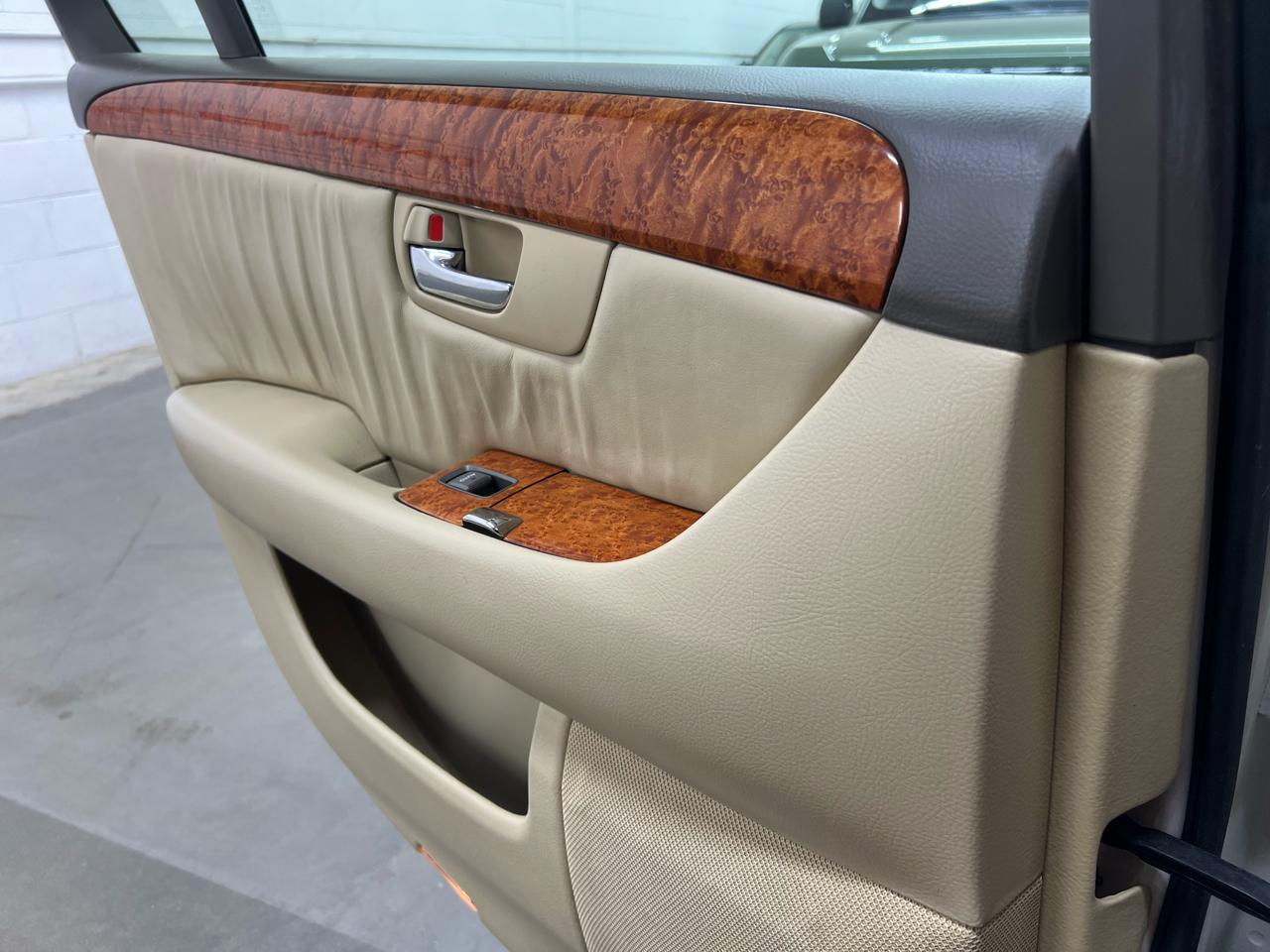 Lexus LS 430 Sedan 2005