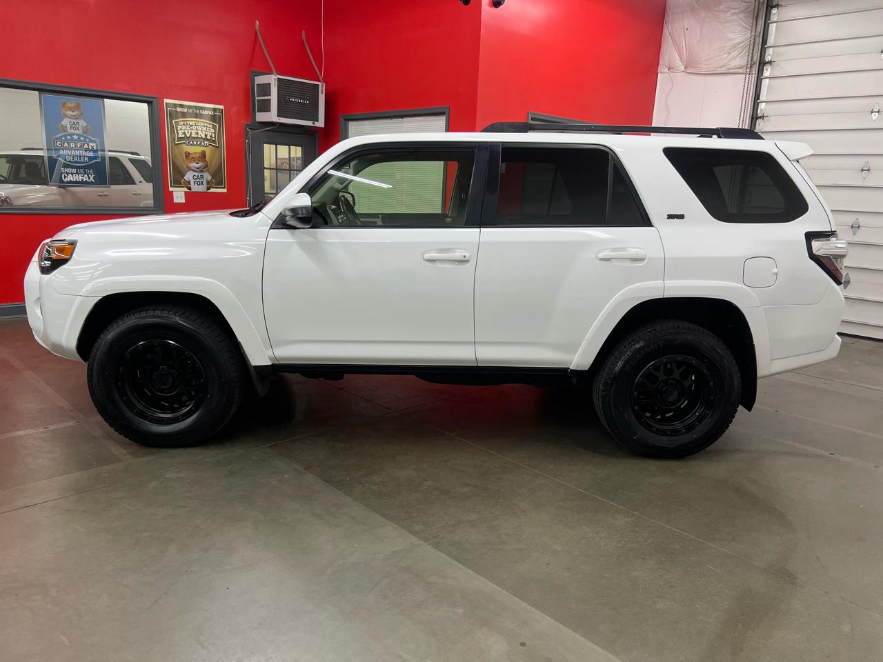 Toyota 4Runner SR5 4WD 2016