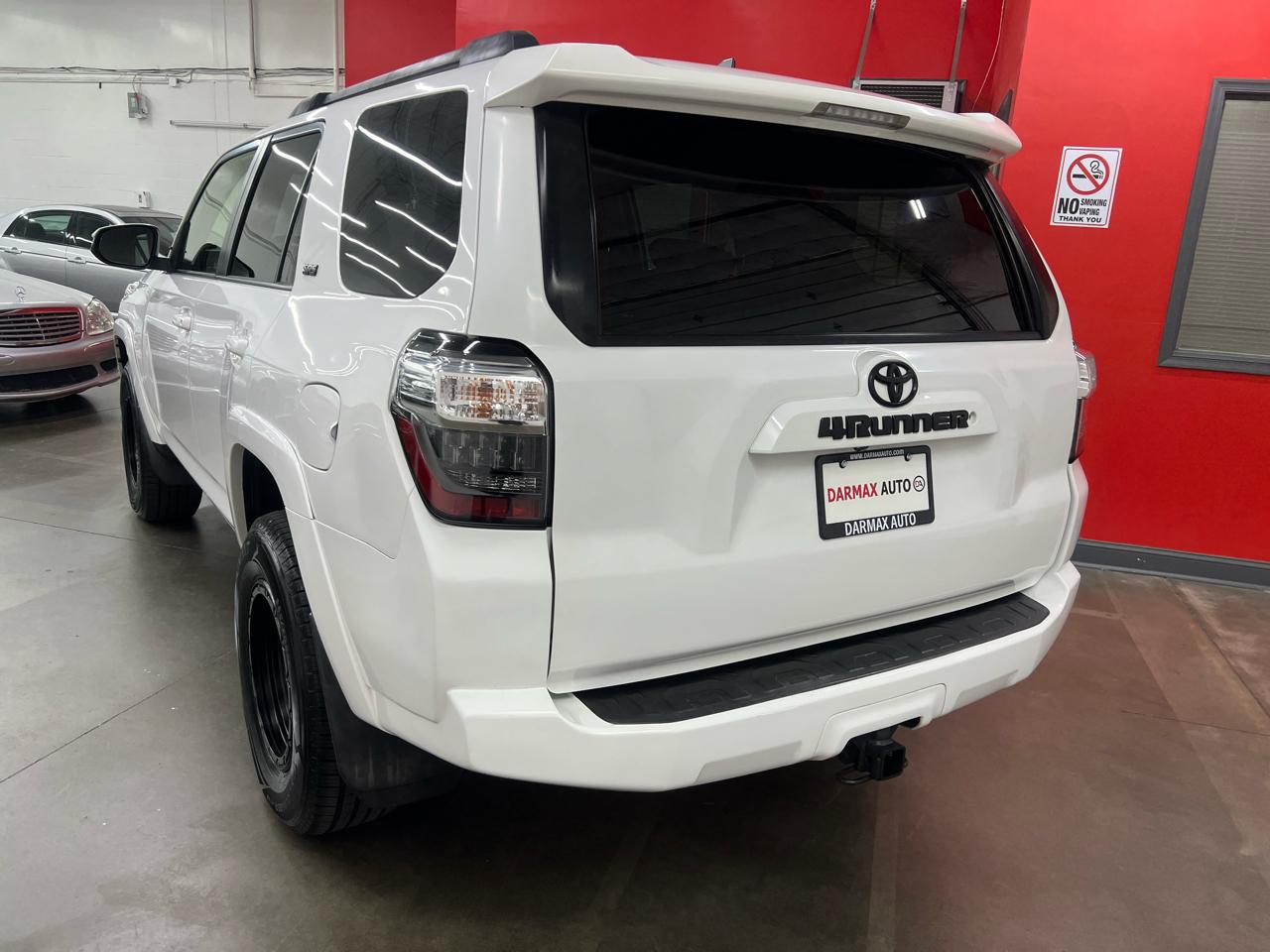 Toyota 4Runner SR5 4WD 2016