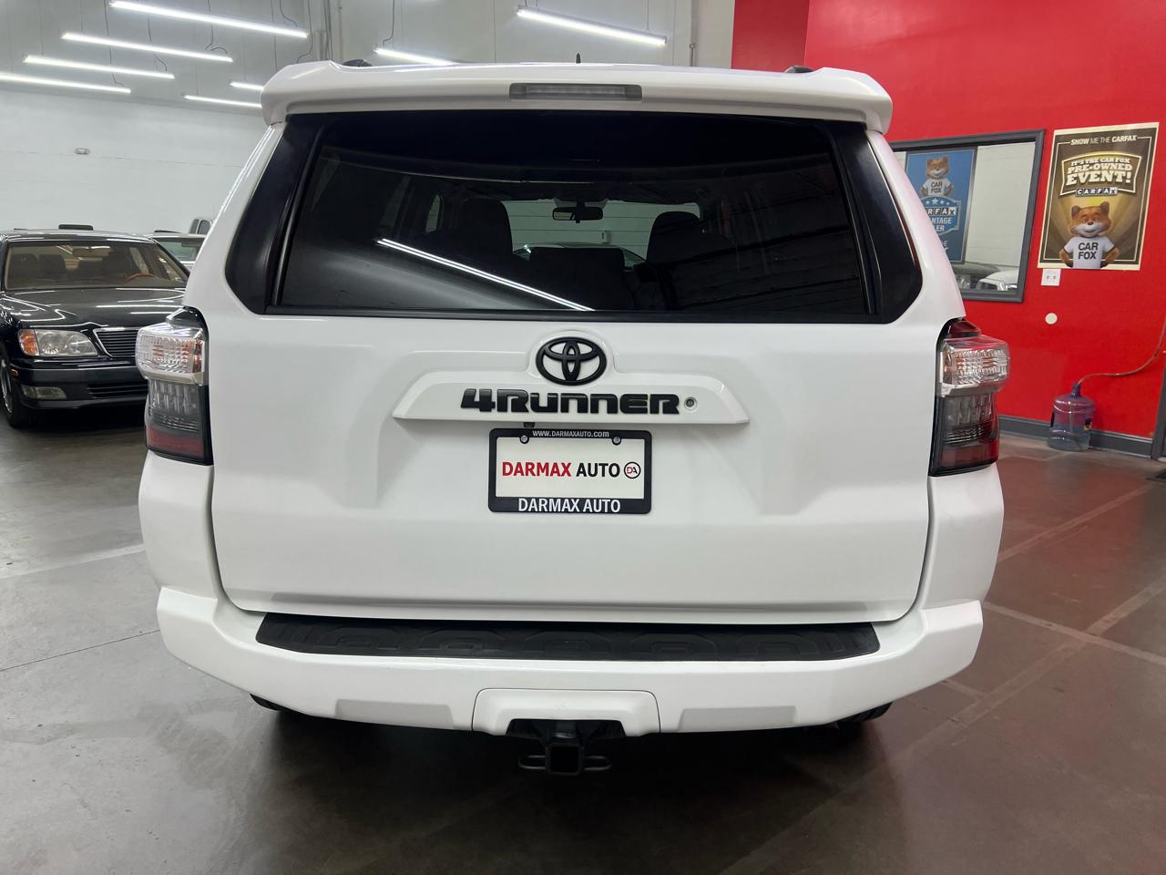 Toyota 4Runner SR5 4WD 2016