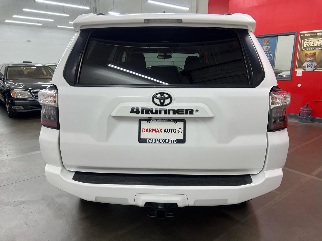 Toyota 4Runner SR5 4WD 2016