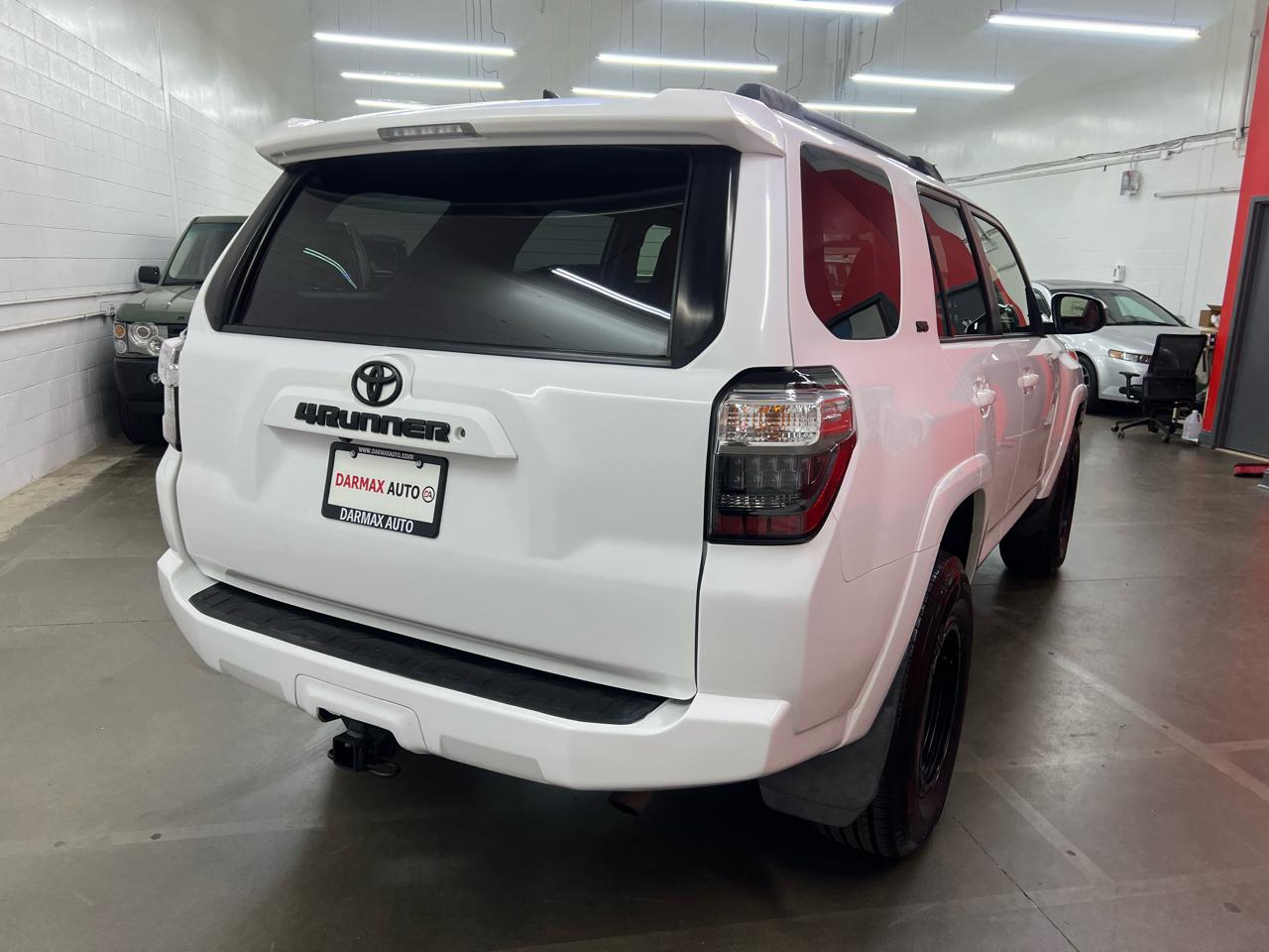 Toyota 4Runner SR5 4WD 2016
