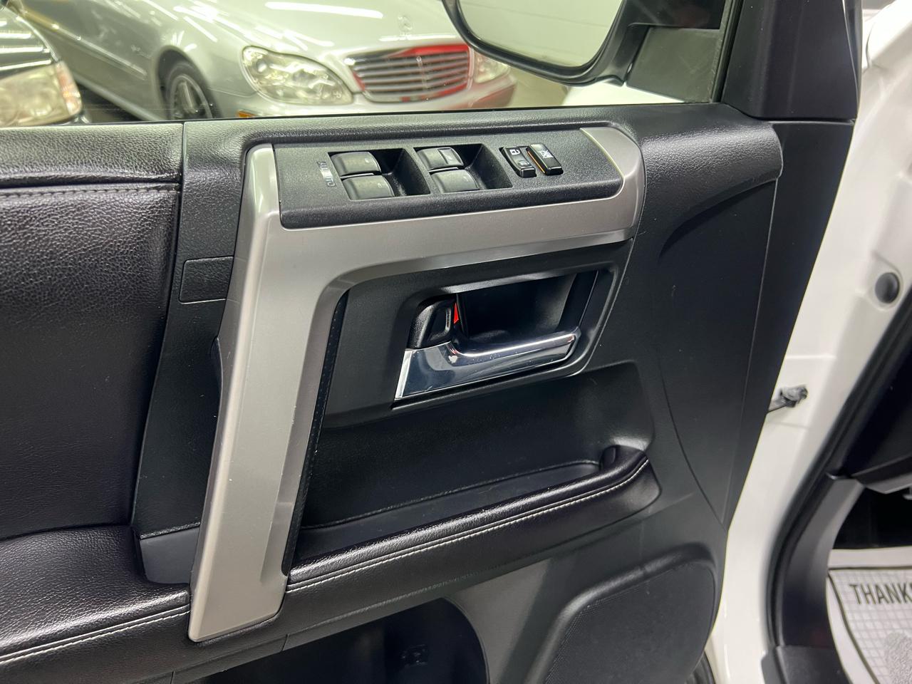 Toyota 4Runner SR5 4WD 2016