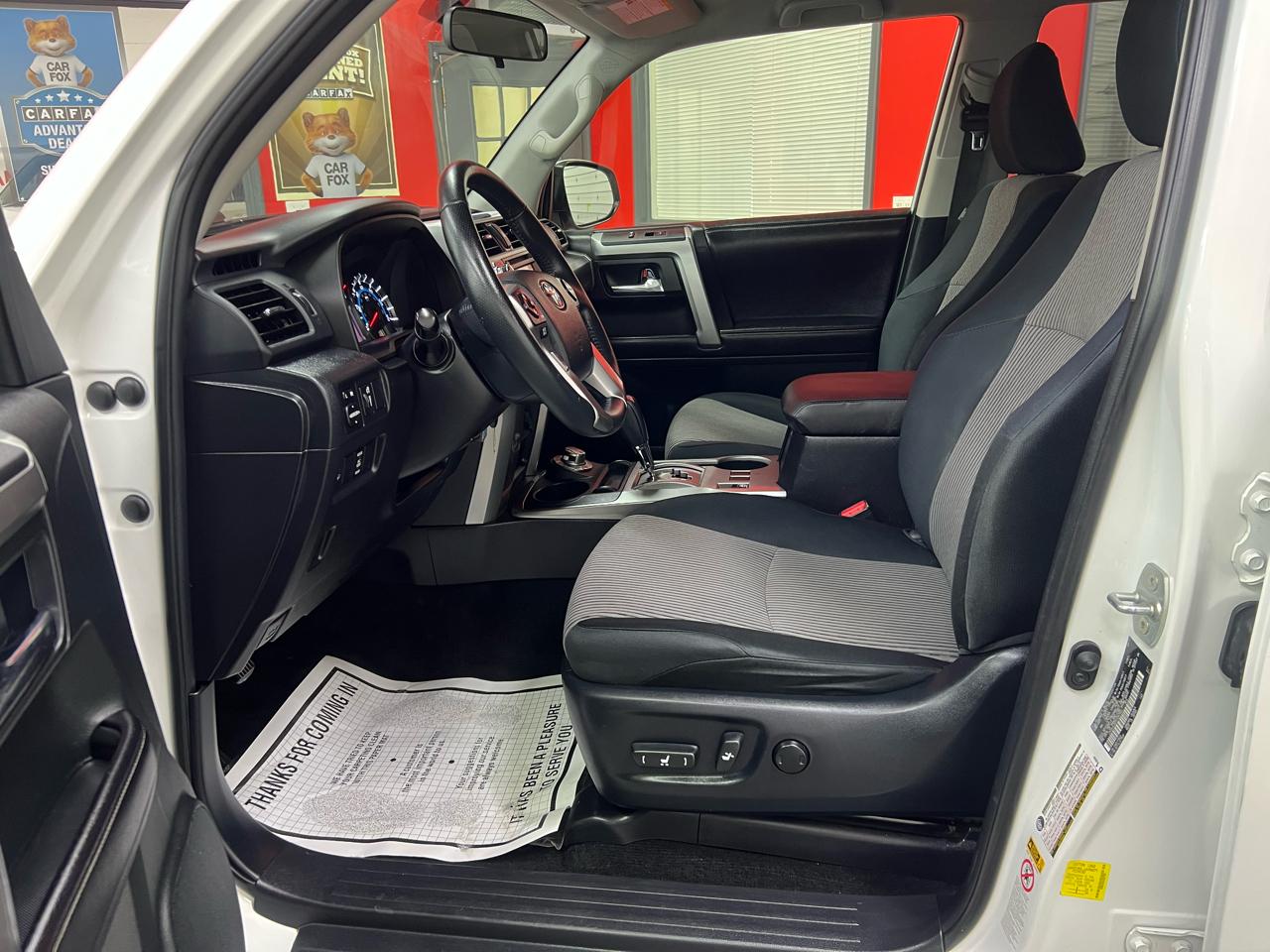 Toyota 4Runner SR5 4WD 2016