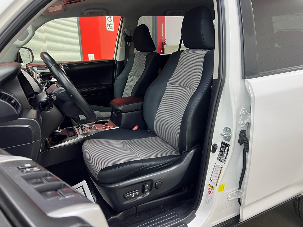 Toyota 4Runner SR5 4WD 2016
