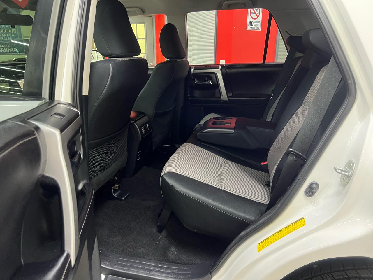 Toyota 4Runner SR5 4WD 2016