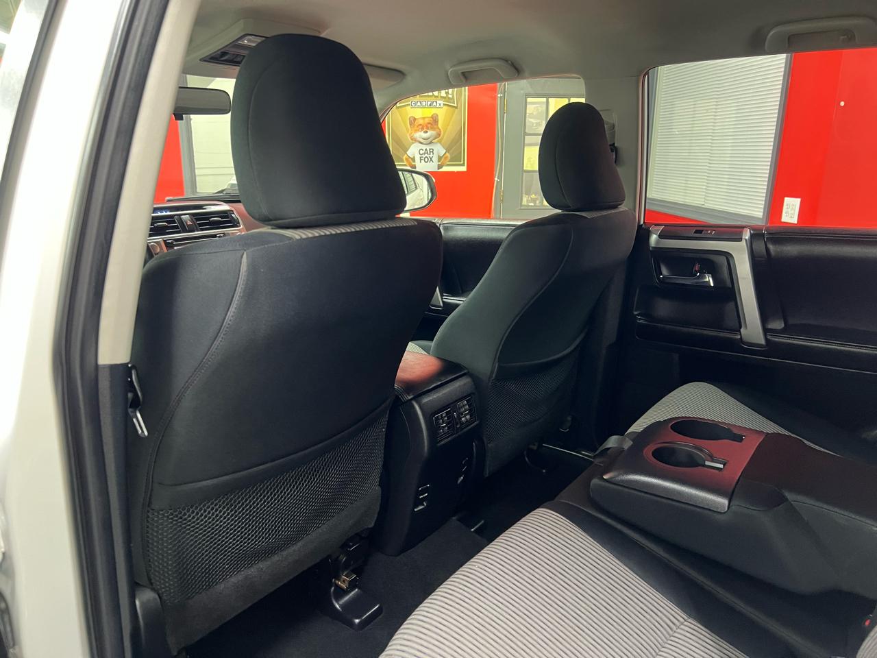 Toyota 4Runner SR5 4WD 2016