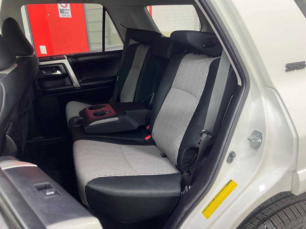 Toyota 4Runner SR5 4WD 2016