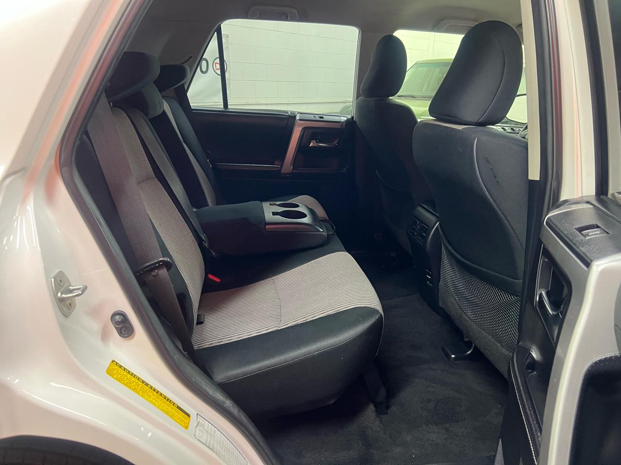 Toyota 4Runner SR5 4WD 2016