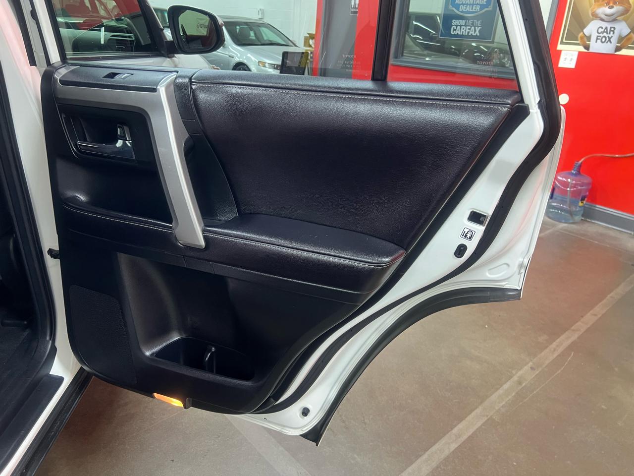 Toyota 4Runner SR5 4WD 2016
