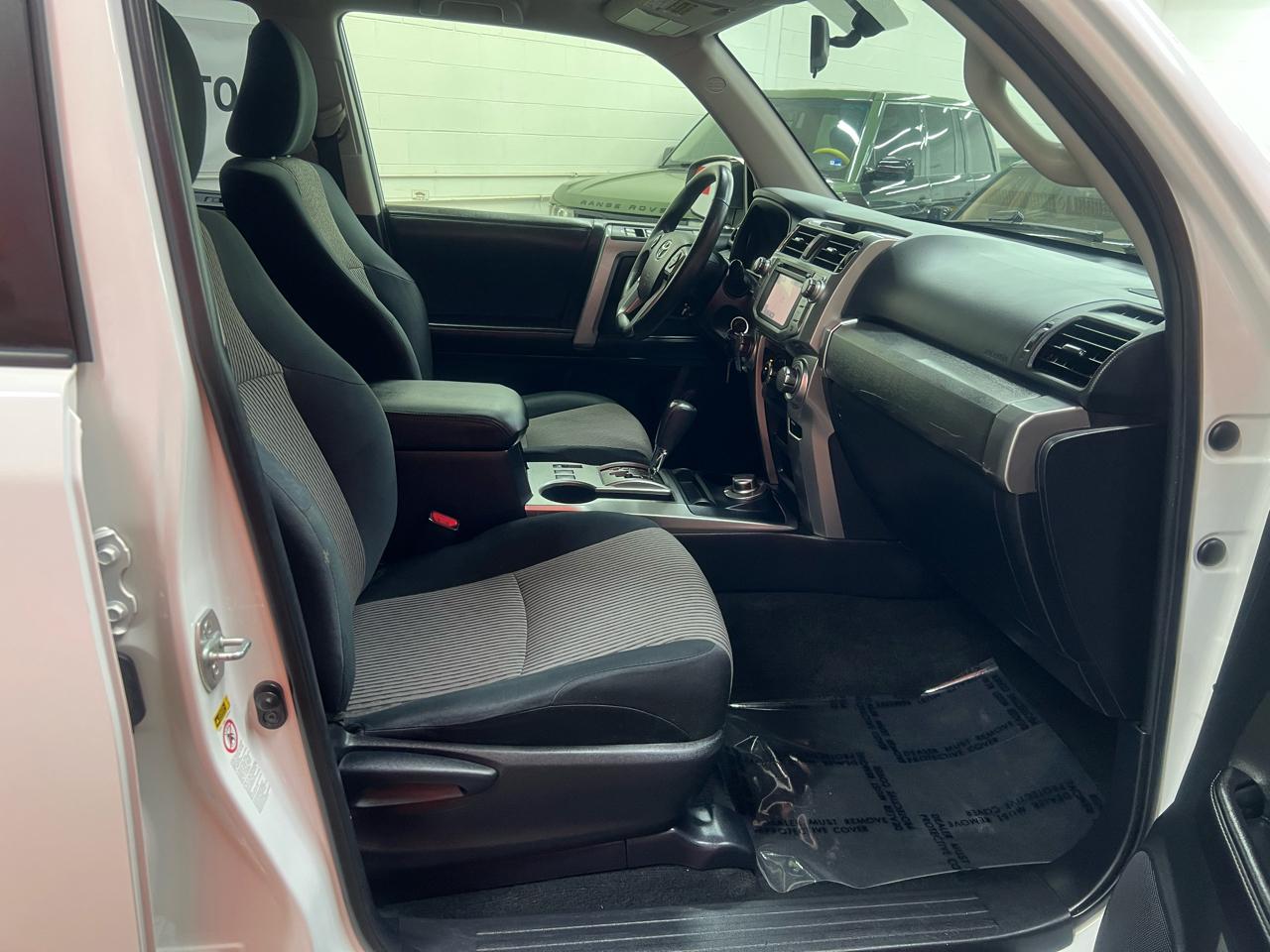 Toyota 4Runner SR5 4WD 2016
