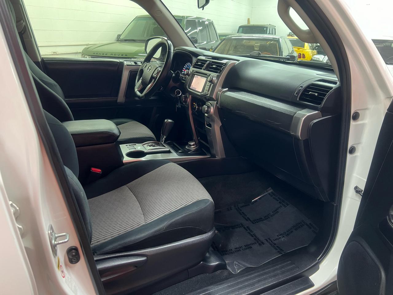 Toyota 4Runner SR5 4WD 2016
