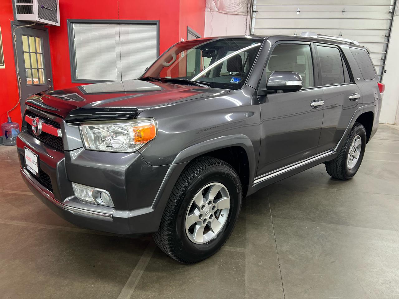 Toyota 4Runner SR5 4WD 2011