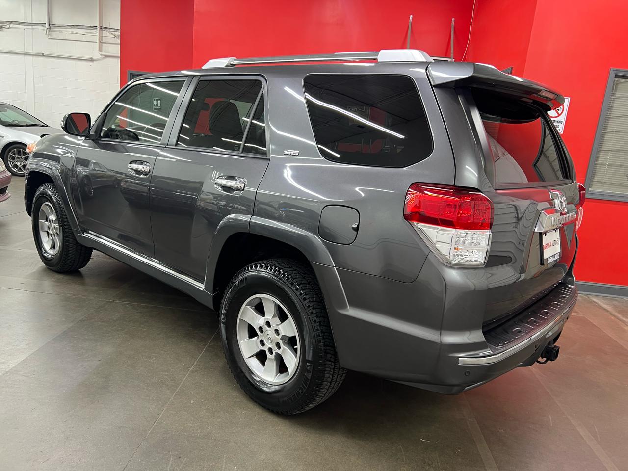 Toyota 4Runner SR5 4WD 2011