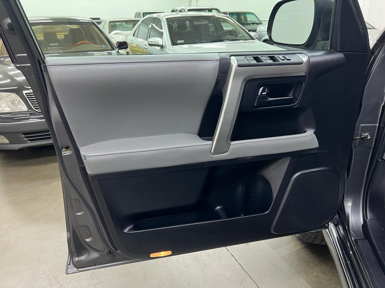 Toyota 4Runner SR5 4WD 2011