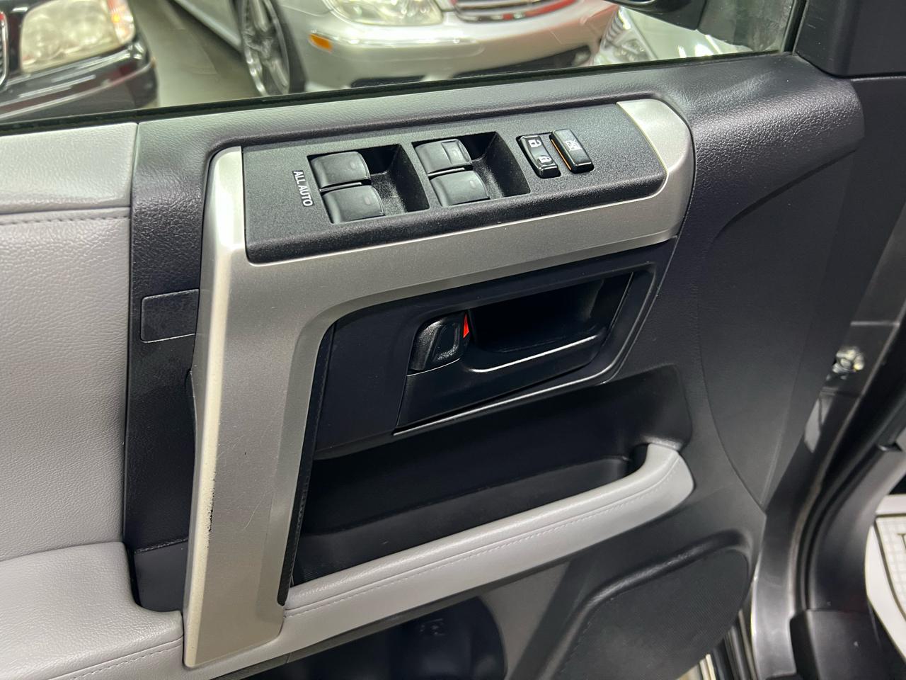 Toyota 4Runner SR5 4WD 2011