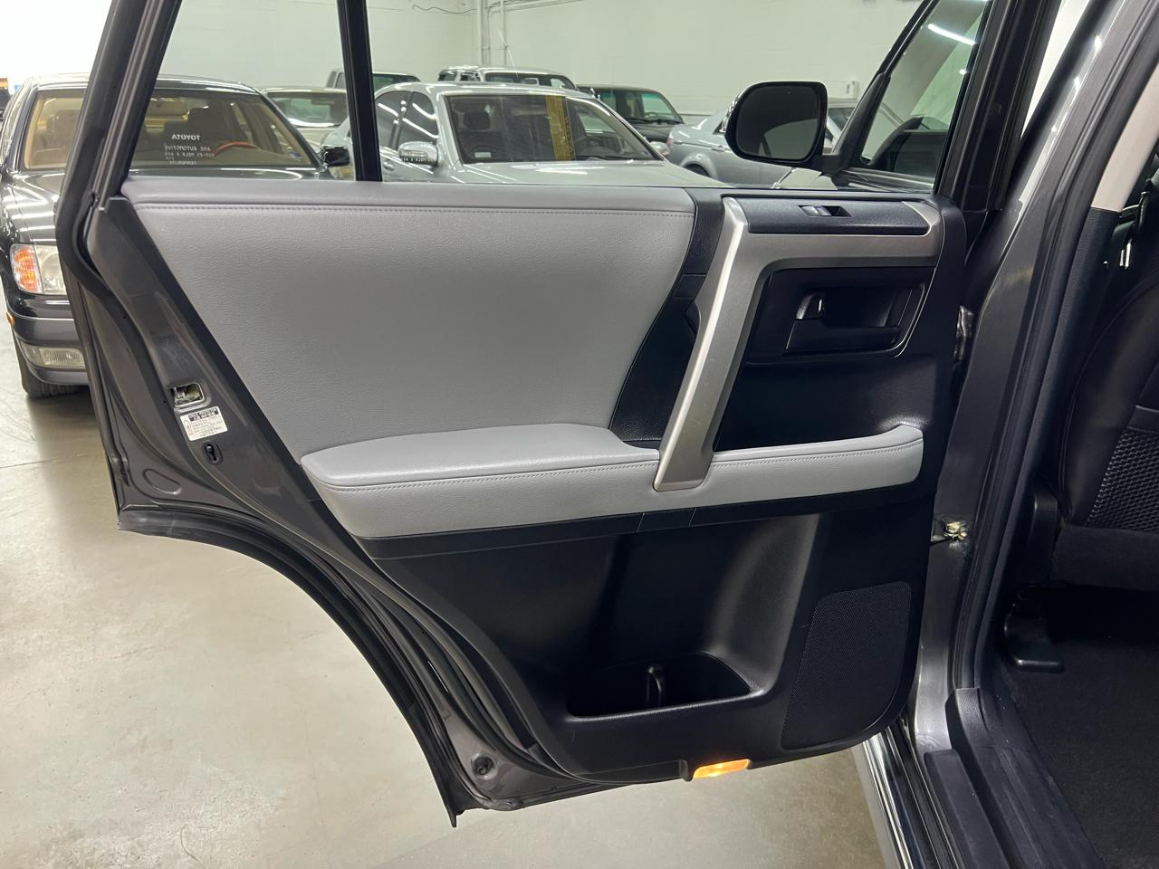 Toyota 4Runner SR5 4WD 2011