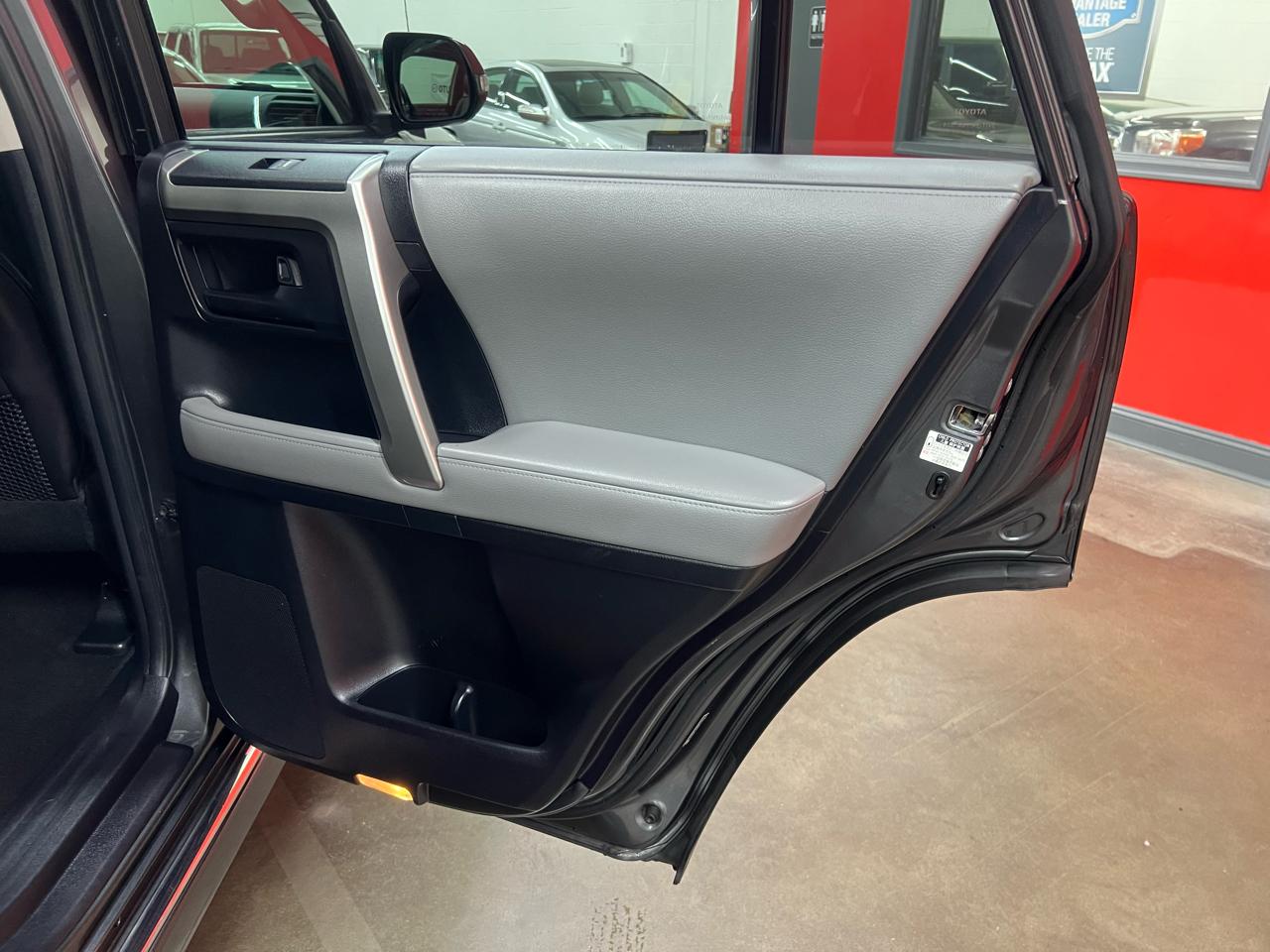 Toyota 4Runner SR5 4WD 2011