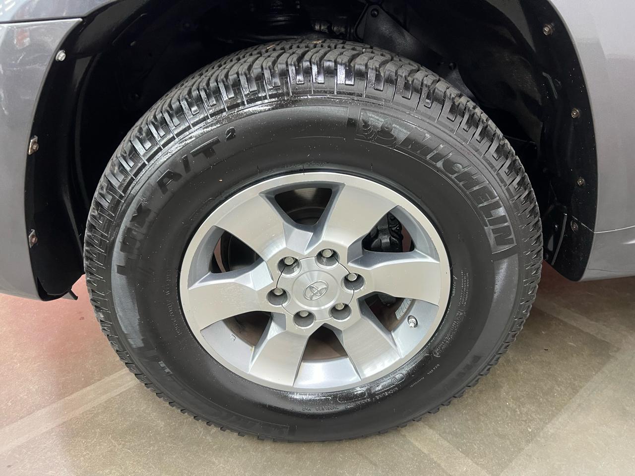 Toyota 4Runner SR5 4WD 2011