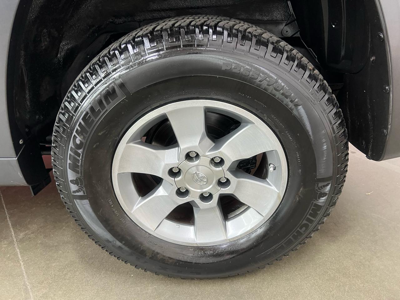 Toyota 4Runner SR5 4WD 2011