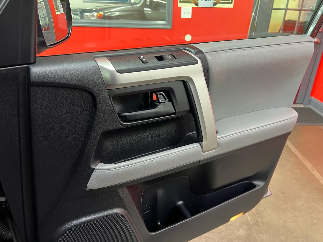 Toyota 4Runner SR5 4WD 2011