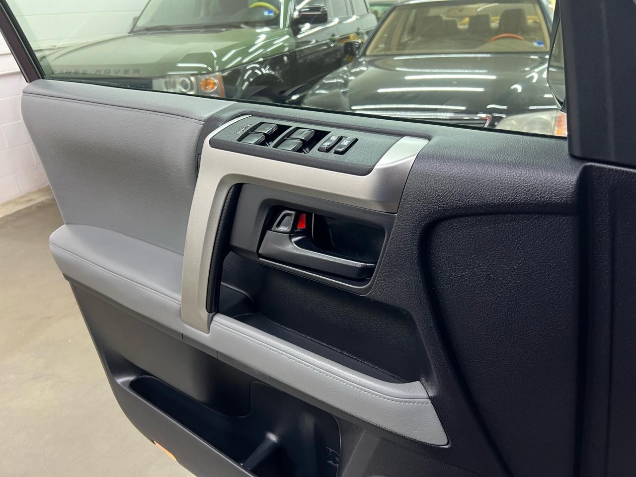 Toyota 4Runner SR5 4WD 2011
