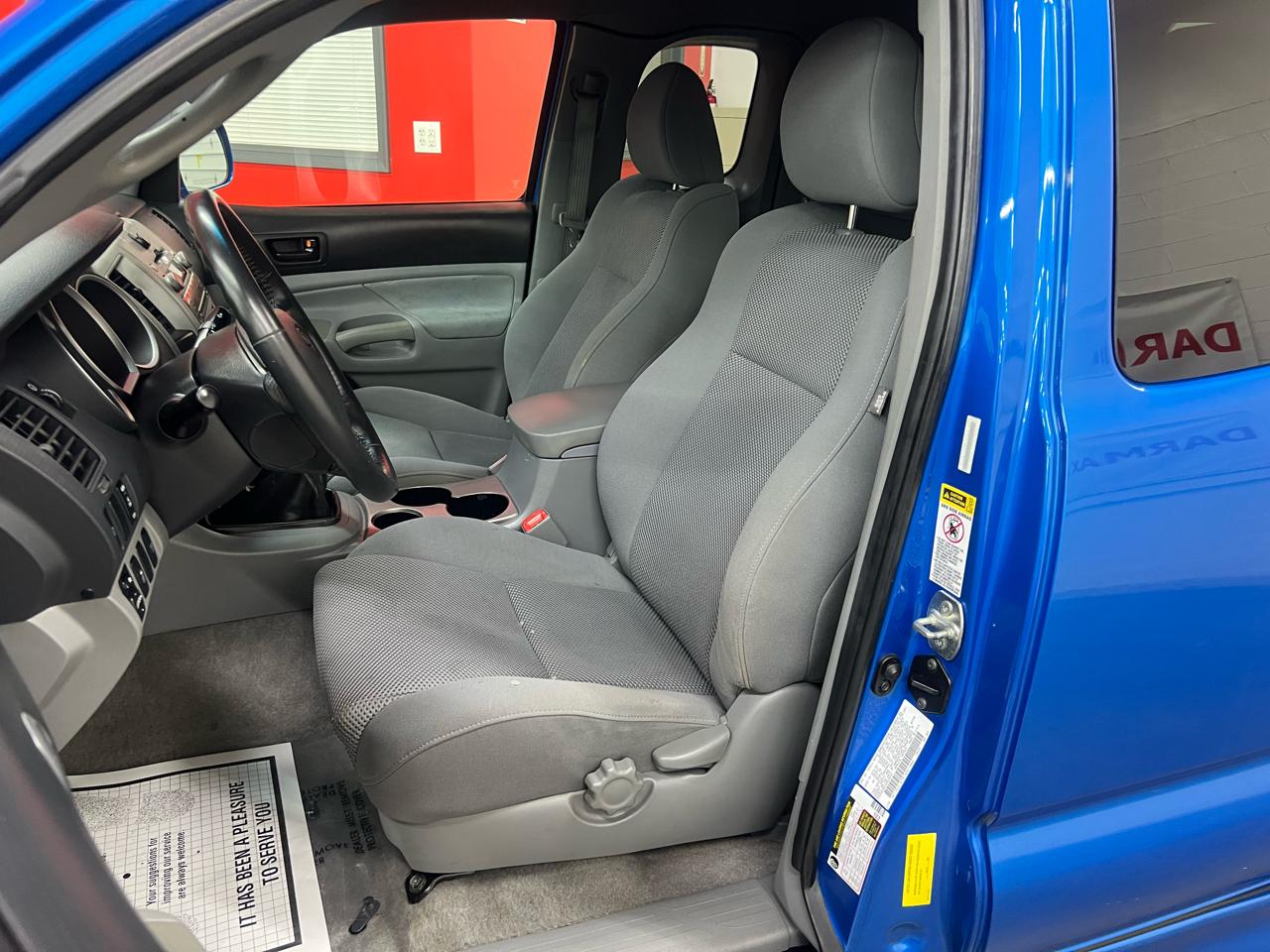 Toyota Tacoma X-Runner V6 2WD 2009