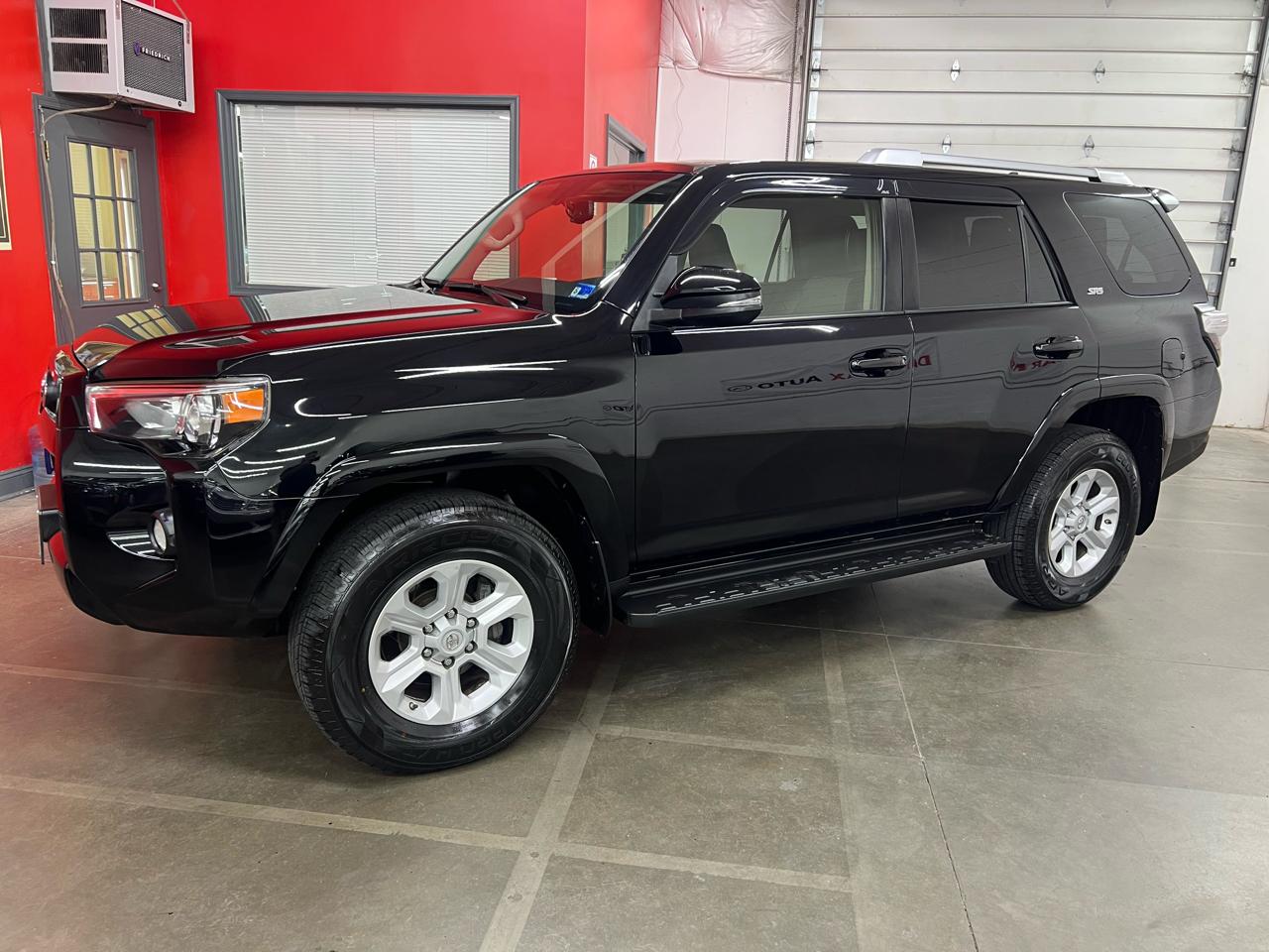 Toyota 4Runner SR5 Premium 4D SUV 4WD V6 2016