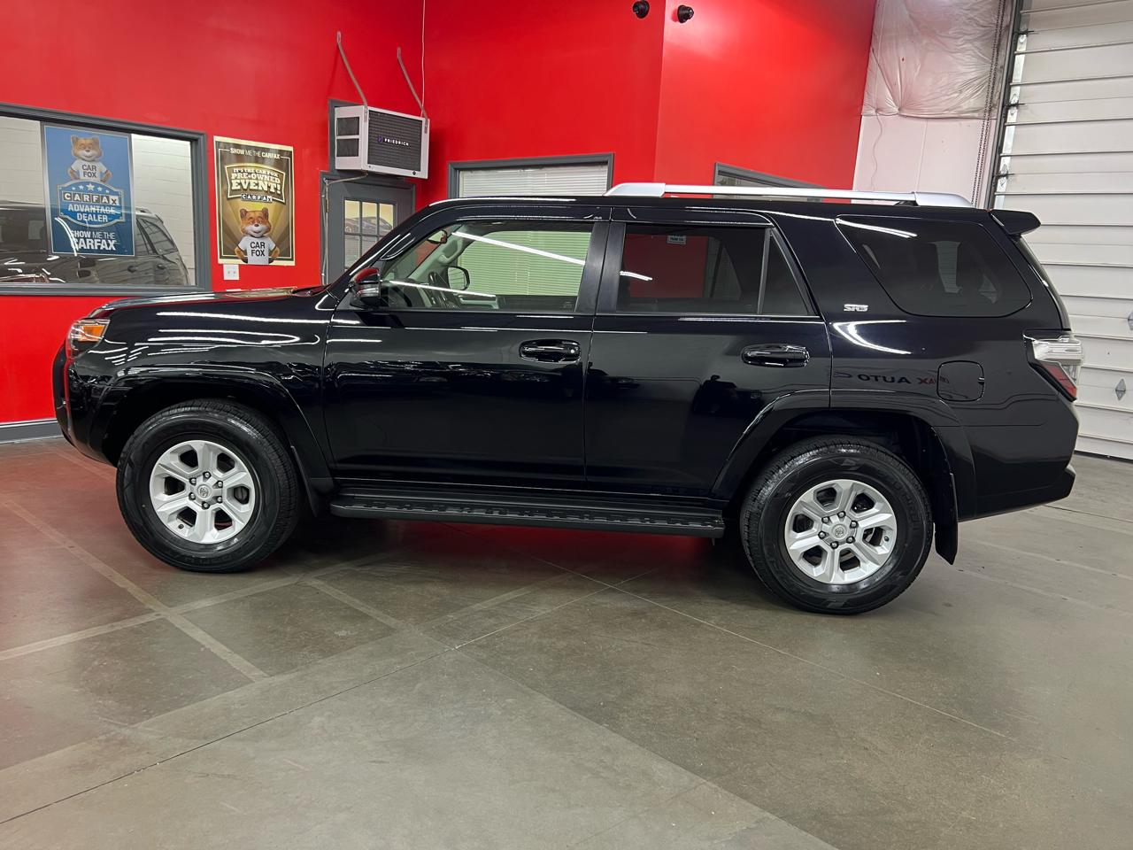 Toyota 4Runner SR5 Premium 4D SUV 4WD V6 2016